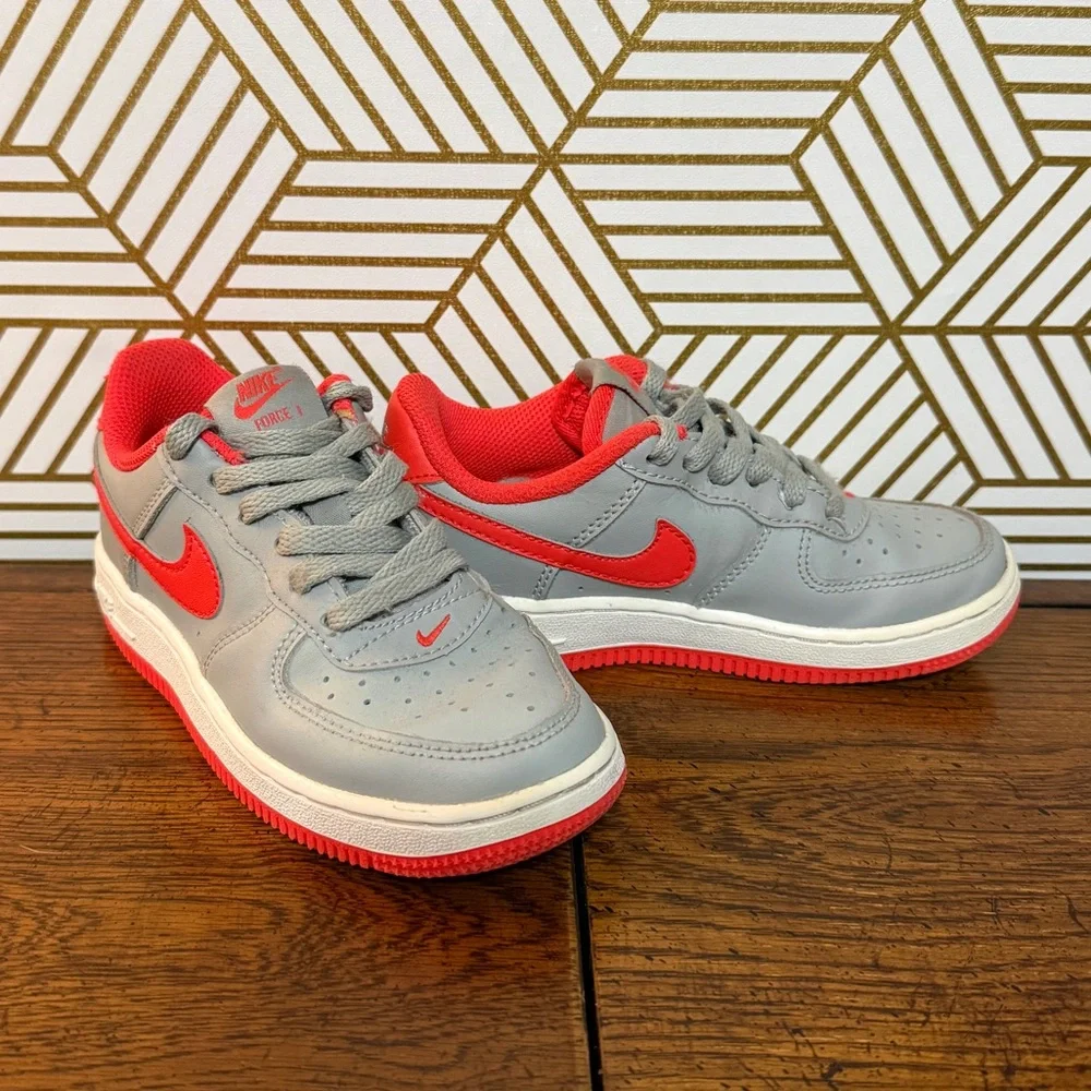 Nike Air Force 1 Low GS Light Smoke Grey Bright Crimson